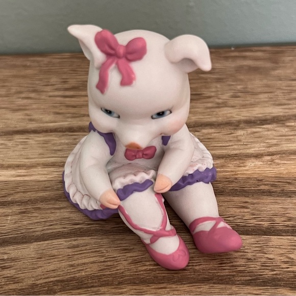 EUC - Bronson Collection Vintage 1994 BC Ballerina Girl Pig Figurine - Picture 6 of 6